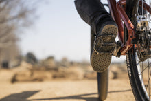 Cargar imagen en el visor de la galería, ION MTB Flat Pedal Shoes Seek Amp 2024