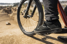 Cargar imagen en el visor de la galería, ION MTB Flat Pedal Shoes Seek Amp 2024