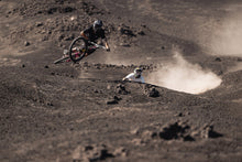 Lade das Bild in den Galerie-Viewer, action_shot