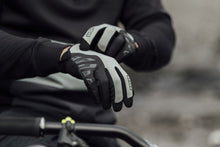 Cargar imagen en el visor de la galería, ION MTB Gloves Scrub Amp 2024