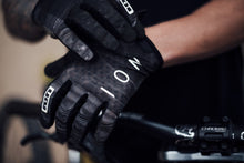 Cargar imagen en el visor de la galería, ION Gloves Traze 2021
