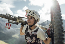 Cargar imagen en el visor de la galería, ION BIke Tee Scrub SS women 2022