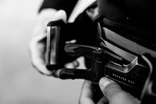 Lade das Bild in den Galerie-Viewer, action_shot