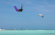 Carica l'immagine nel visualizzatore di Gallery, action_shot