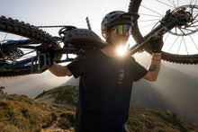 Cargar imagen en el visor de la galería, action_shot