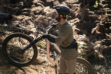 Cargar imagen en el visor de la galería, ION MTB Jersey Traze Amp AFT Long-Sleeve Men 2024