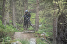 Lade das Bild in den Galerie-Viewer, Kinder MTB Hose Scrub Amp BAT