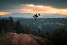 Carica l'immagine nel visualizzatore di Gallery, action_shot