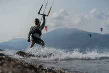 Lade das Bild in den Galerie-Viewer, action_shot
