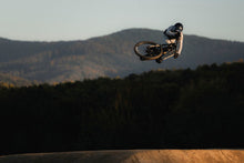 Carica l'immagine nel visualizzatore di Gallery, action_shot