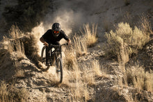 Charger l'image dans la galerie, Pantalon VTT Scrub Amp BAT Hommes