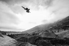 Carica l'immagine nel visualizzatore di Gallery, action_shot