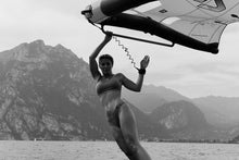 Carica l'immagine nel visualizzatore di Gallery, action_shot