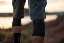 Lade das Bild in den Galerie-Viewer, MTB Knieschoner K-Sleeve Amp