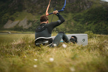 Lade das Bild in den Galerie-Viewer, action_shot