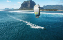 Carica l'immagine nel visualizzatore di Gallery, action_shot