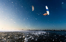 Carica l'immagine nel visualizzatore di Gallery, action_shot