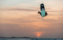 Carica l'immagine nel visualizzatore di Gallery, action_shot