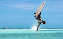 Lade das Bild in den Galerie-Viewer, action_shot