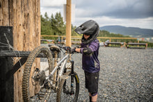 Cargar imagen en el visor de la galería, ION MTB Shorts Scrub Amp Youth 2024
